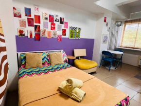 Funky Retro Studio Apt Netflix Parking Antipolo Taytay